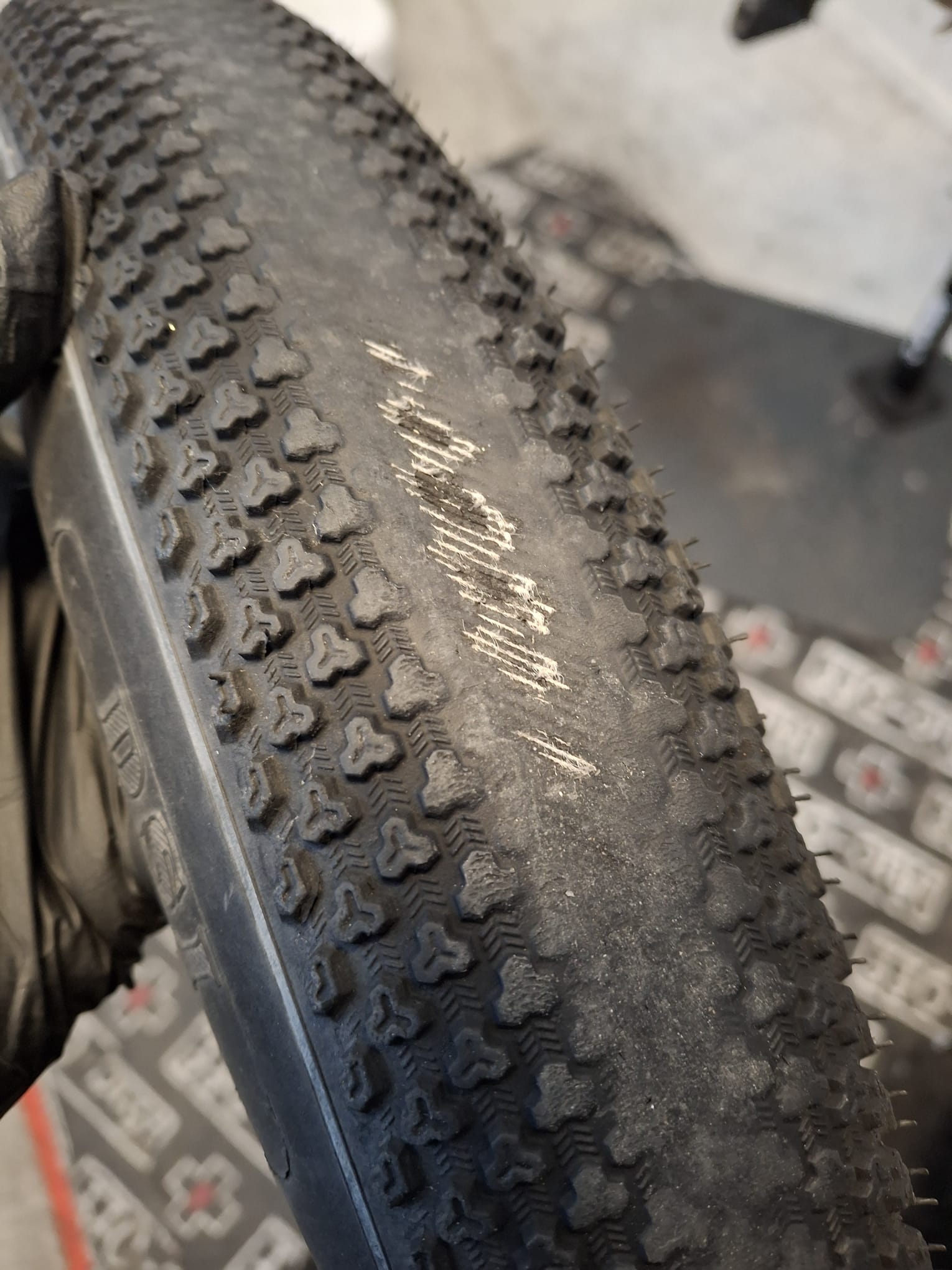 Vaihda uudet renkaat pyörääsi ajoissa